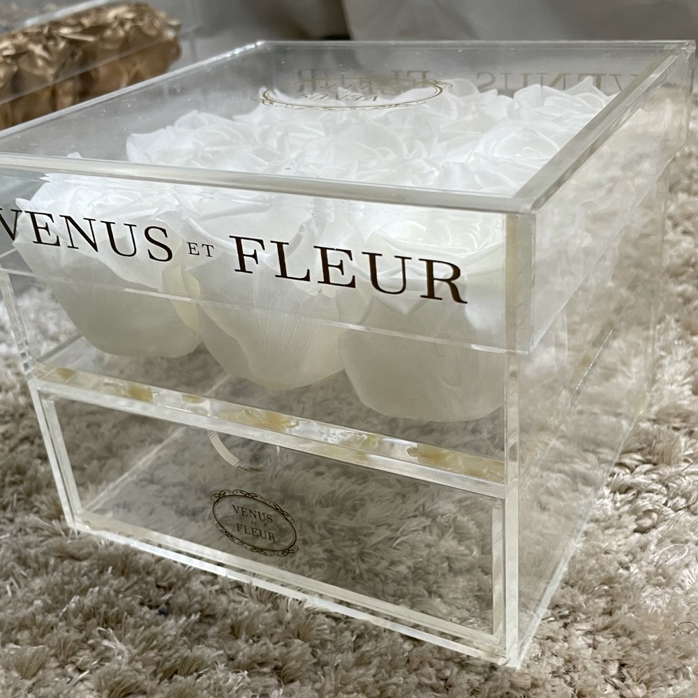 Venus Et Fleur La Clair Neuf